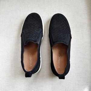 Vionic Women’s Black Slip-On Sneakers